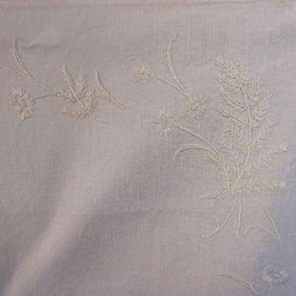 Tablecloth Vintage Unbleached Linen Hand Embroidered Beige 34 x 32 Card Table Sz - Picture 5 of 10